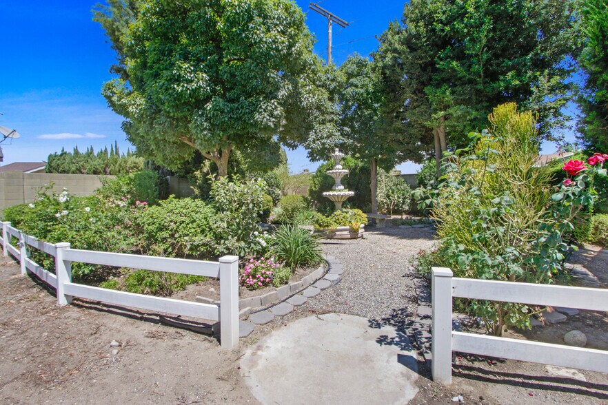 More Photos Of 6575 Crescent Ave, Buena Park Schools For Lease