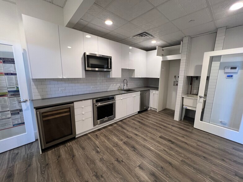 More Photos Of 430 Park Ave, Highland Park Office For Lease