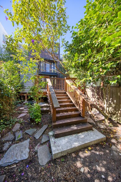 More Photos Of 2918-2920 Lyon St, San Francisco Office Residential For Sale