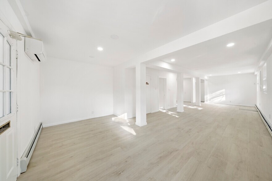 More Photos Of 15009 89th St, Howard Beach Office Residential For Lease