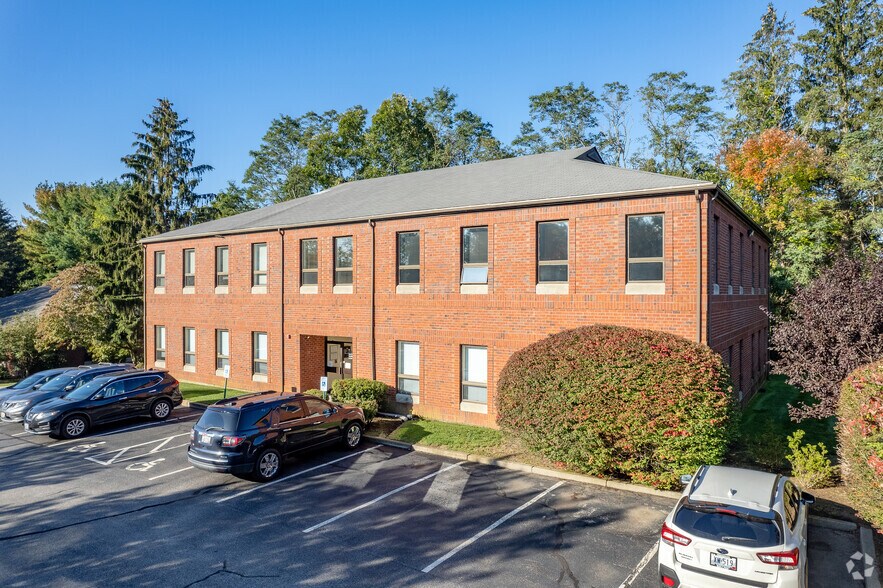 More Photos Of 875 Centerville Rd, Warwick Office For Sale