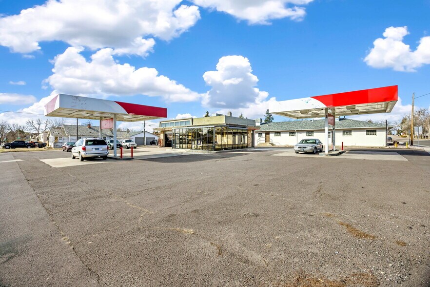 More Photos Of 1822 Logan Ave, Cheyenne Service For Sale