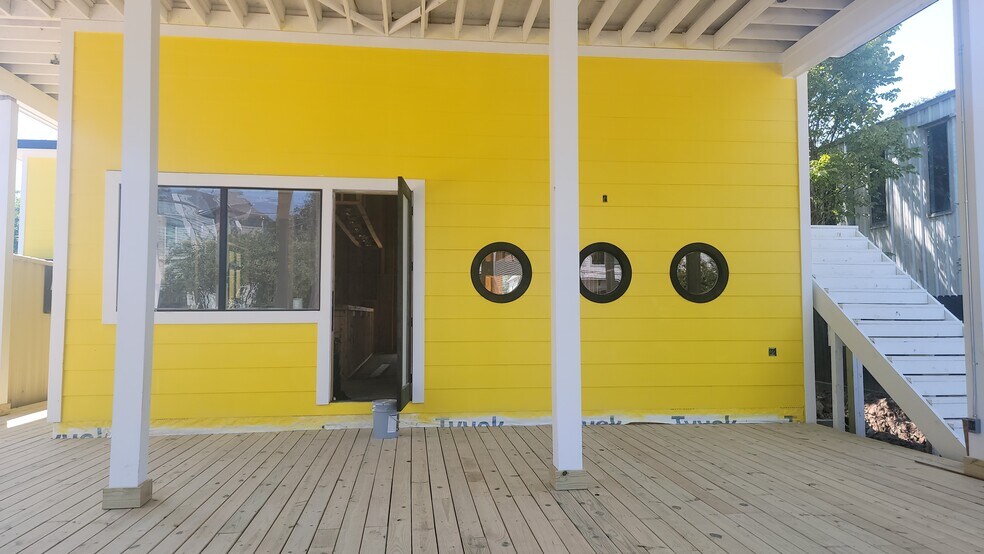 More Photos Of 963 Judiway St, Houston General Retail For Lease