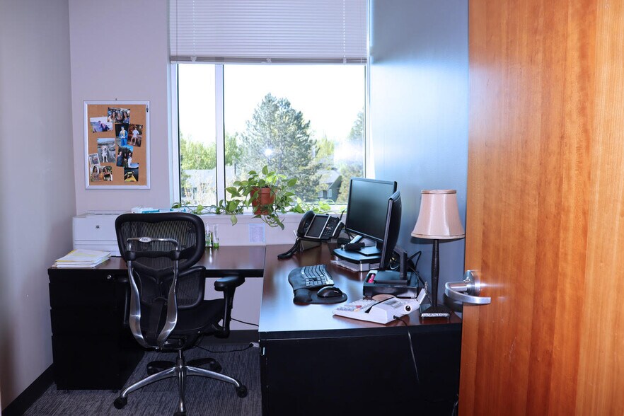 More Photos Of 24076 SE Stark St, Gresham Medical For Lease