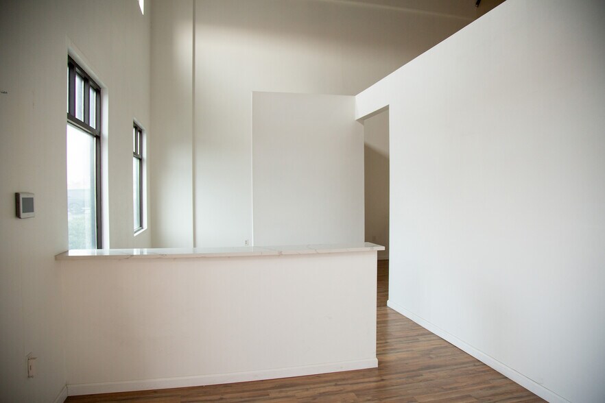 More Photos Of 2420 Midtown Pl NE, Albuquerque Warehouse For Sale