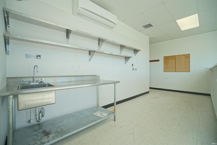 More Photos Of 2950 Frontage Rd, Warsaw Restaurant For Sale