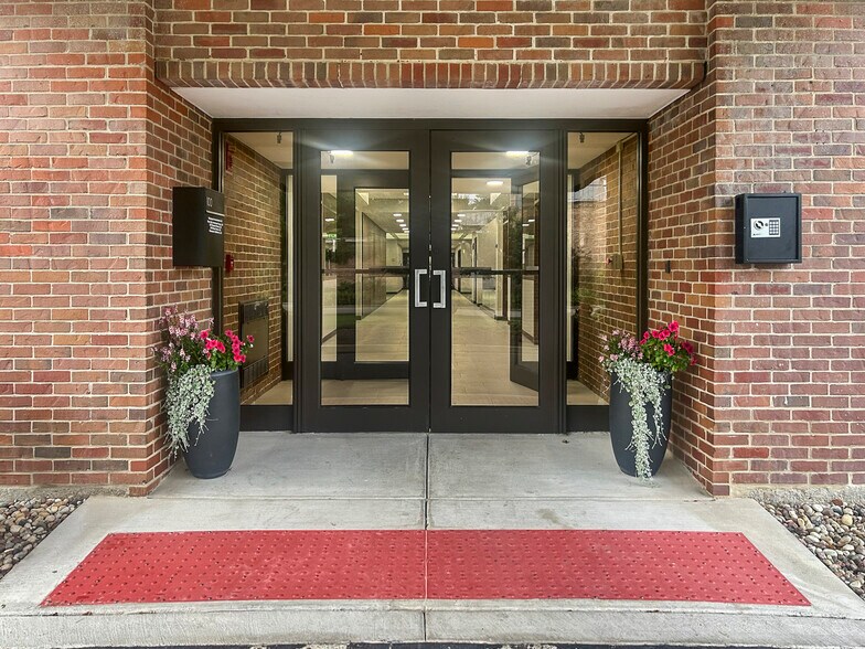 More Photos Of 333 Chestnut St, Hinsdale Medical For Lease