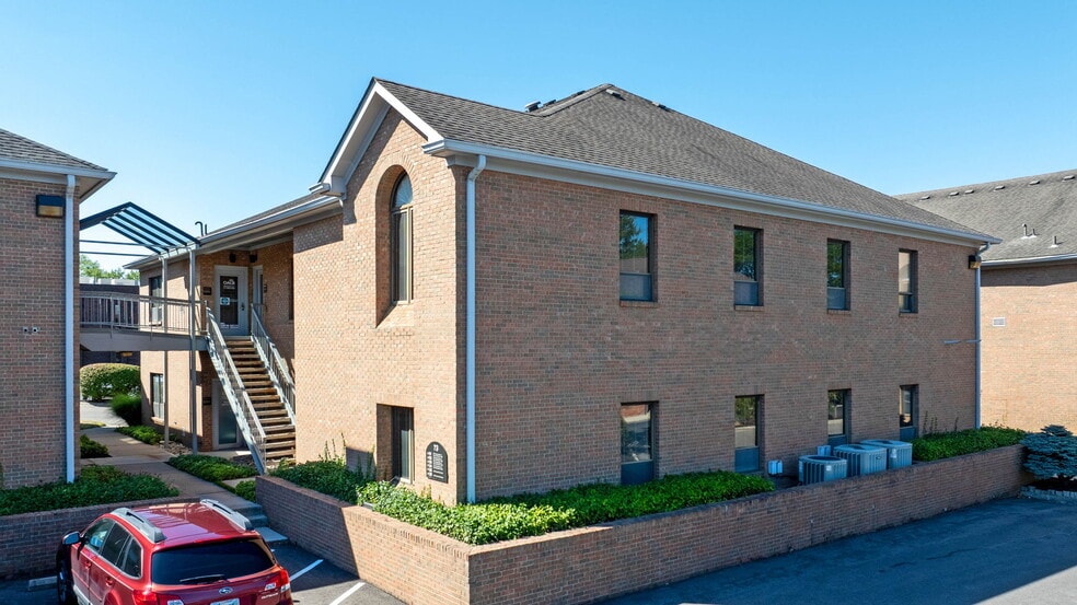 More Photos Of 73 E Wilson Bridge Rd, Worthington Office For Sale