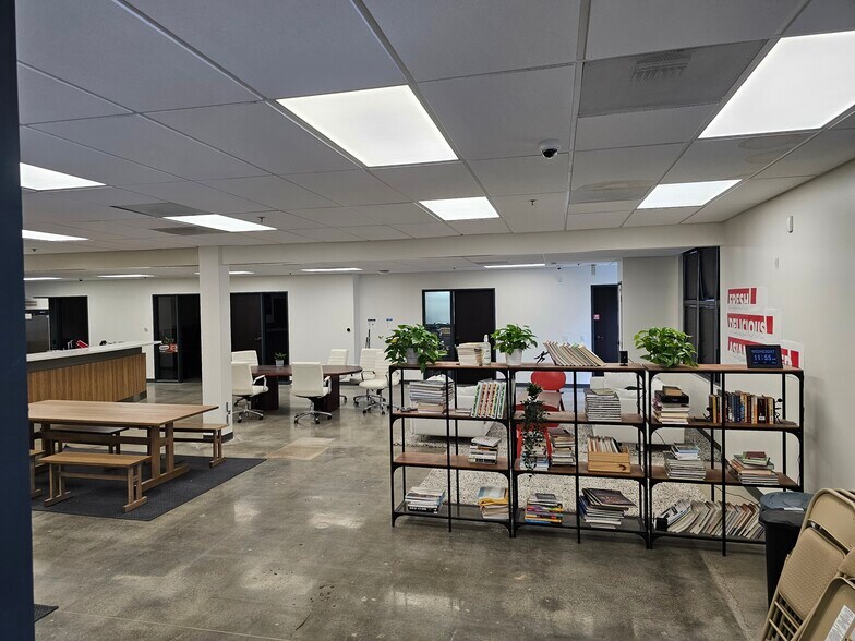 More Photos Of 181 S Old Springs Rd, Anaheim Loft Creative Space For Lease