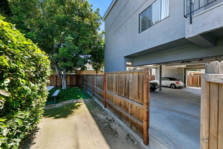 More Photos Of , Long Beach Multifamily For Sale