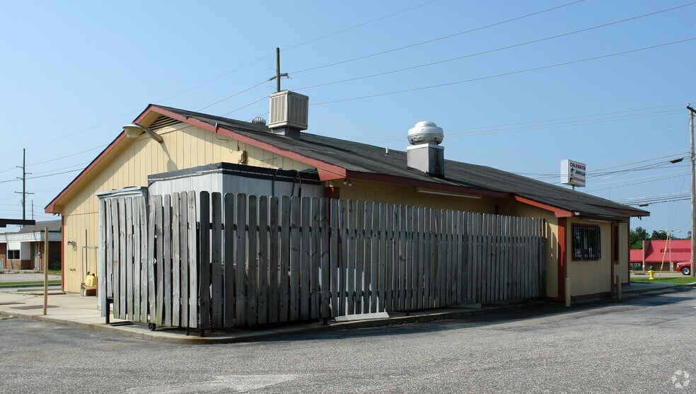 More Photos Of 3500 Murchison Rd, Fayetteville Restaurant For Sale