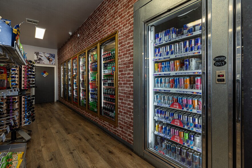 More Photos Of 1055 S Highway 89a, Kanab Service Station For Sale