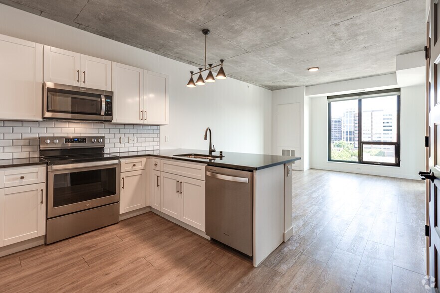 More Photos Of 615 S 8th St, Minneapolis Apartments For Lease