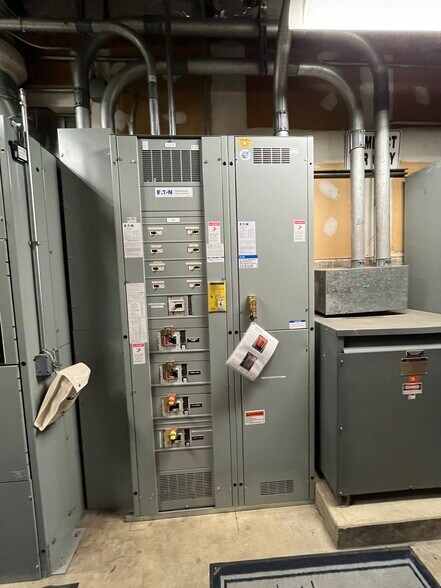 More Photos Of 965 Keynote Cir, Brooklyn Heights Office For Sale