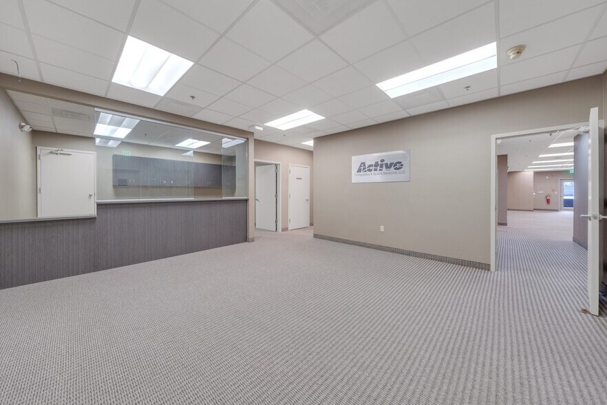 More Photos Of 440 Old Hook Rd, Emerson Medical For Lease