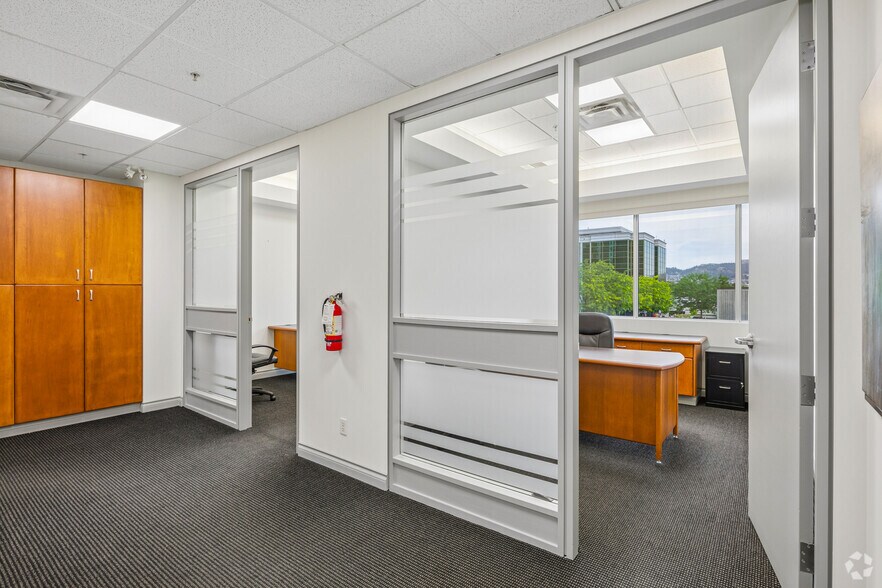 More Photos Of 1700 Dickson Av, Kelowna Unknown For Lease