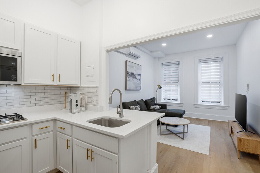 More Photos Of 313 C St SE, Washington Multifamily For Sale