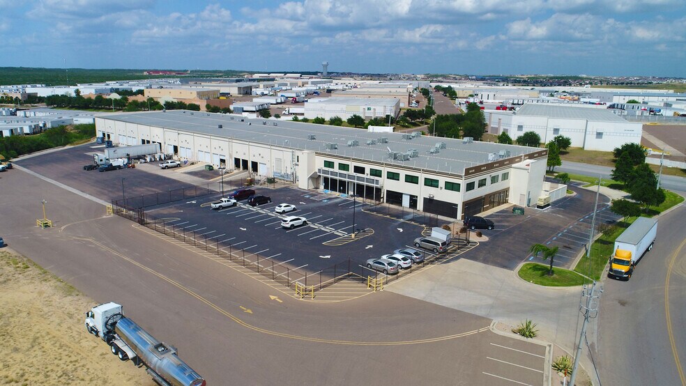 More Photos Of 11204 McPherson Rd, Laredo Warehouse For Lease