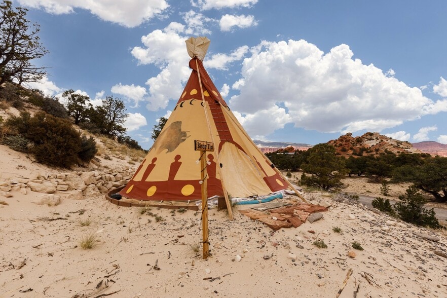 More Photos Of 199 W 125 S, Teasdale Hospitality For Sale