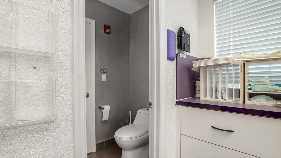 More Photos Of 7777 N University Dr, Tamarac Medical For Sale