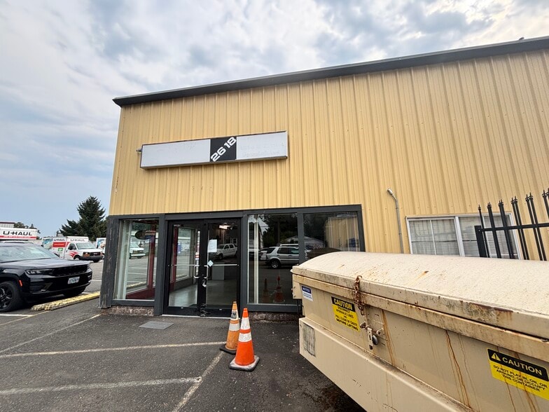 More Photos Of 2618 Cherry Ave NE, Salem Industrial For Sale