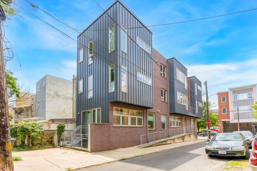 Primary Photo Of 631 N 12th St, Philadelphia Office Residential For Lease