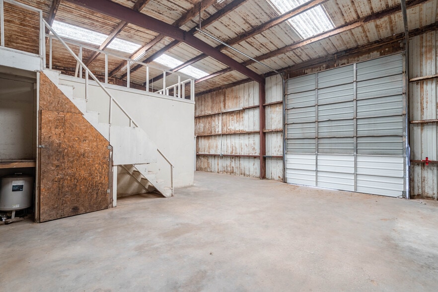 More Photos Of 1304A Dayton Rd, Midland Warehouse For Sale