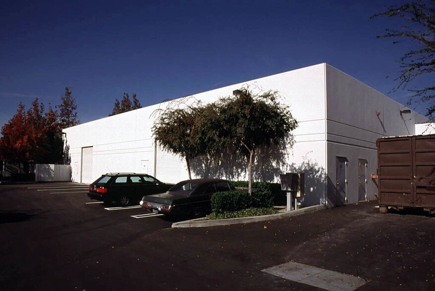 More Photos Of 74-98 W Cochran St, Simi Valley Unknown For Lease