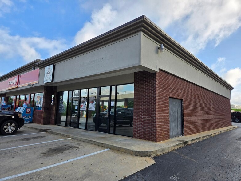 More Photos Of 5775 Phil Niekro Blvd, Flowery Branch Service Station For Lease