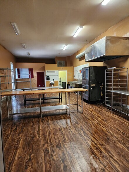 More Photos Of 1160-1164 S Brook St, Louisville Storefront Retail Office For Sale