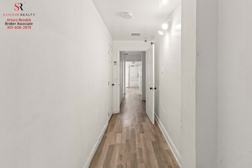 More Photos Of 1723-1745 W 37th St, Hialeah Showroom For Sale