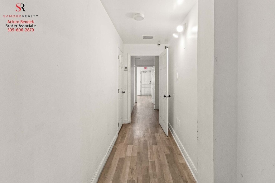 More Photos Of 1723-1745 W 37th St, Hialeah Showroom For Sale