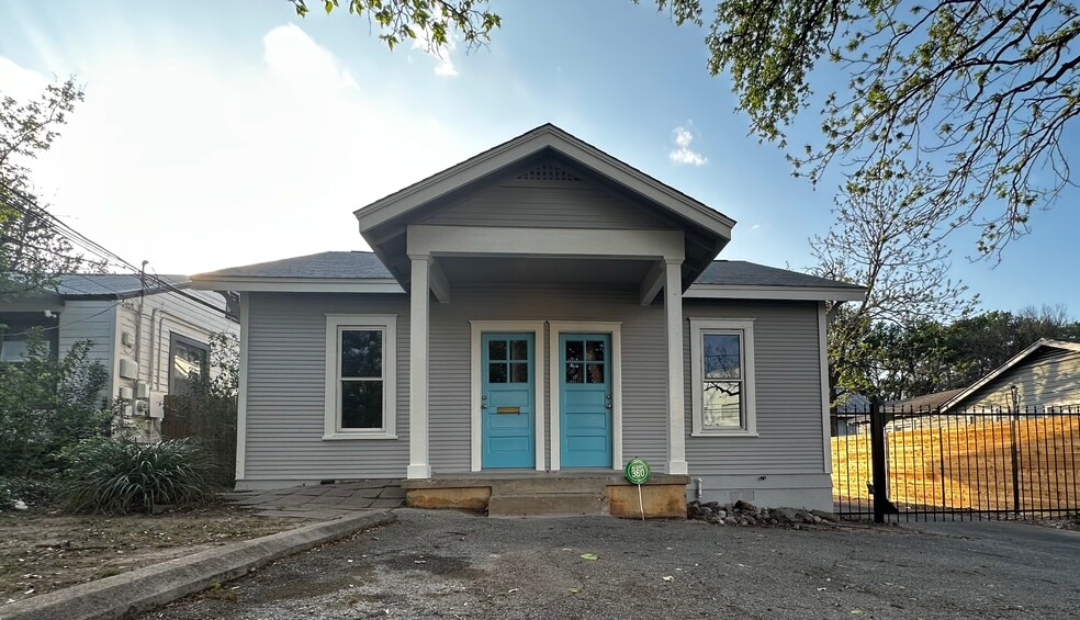 Primary Photo Of 2118 Oxford St, Austin Office For Lease