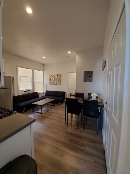 More Photos Of 1978 Bonsallo Ave, Los Angeles Apartments For Sale