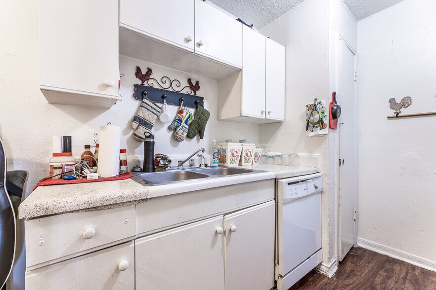 More Photos Of 2912 N Beaton St, Corsicana Apartments For Sale