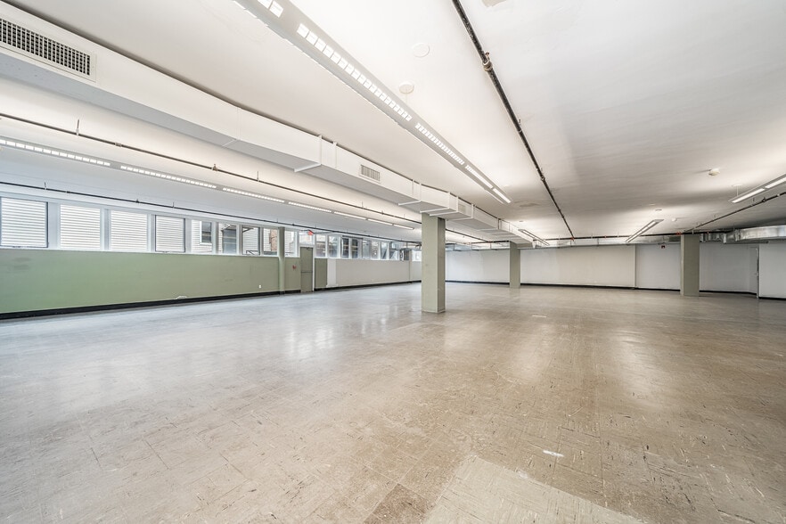 More Photos Of 2000 West St, Union City Office Residential For Lease