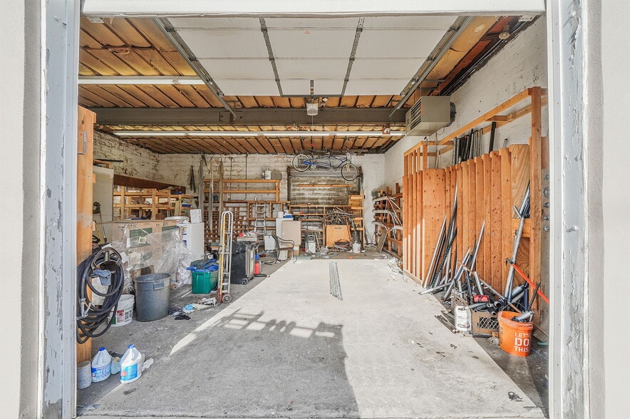 More Photos Of 93 N Clinton Ave, Bay Shore Warehouse For Sale