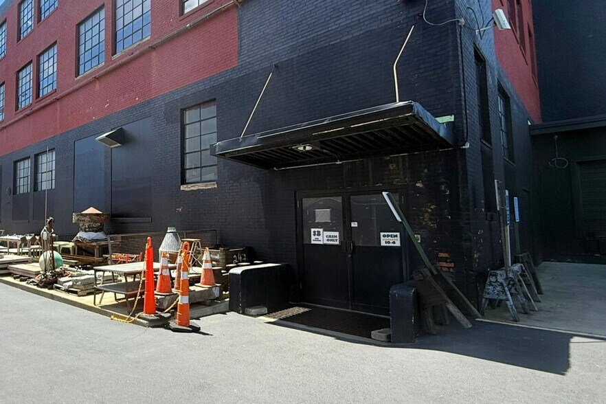 More Photos Of 1155 Railroad Ave, Bridgeport Showroom For Sale