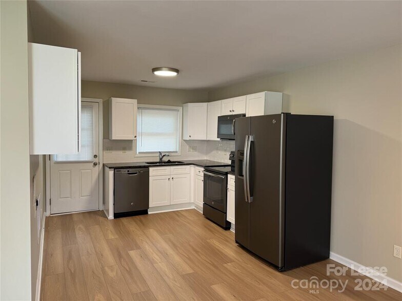 More Photos Of 414 E Wilkins St, Dallas Apartments For Sale