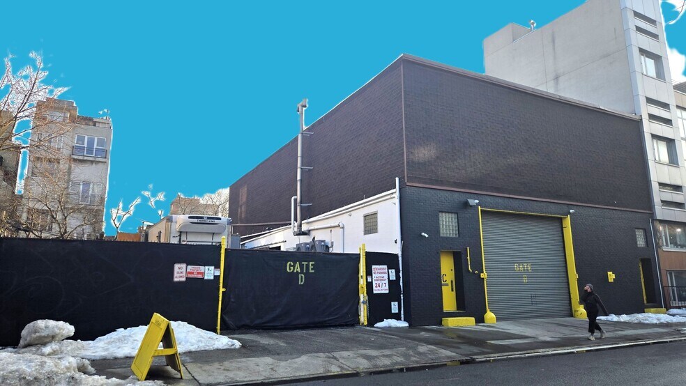 More Photos Of 242 Richardson St, Brooklyn Warehouse For Lease