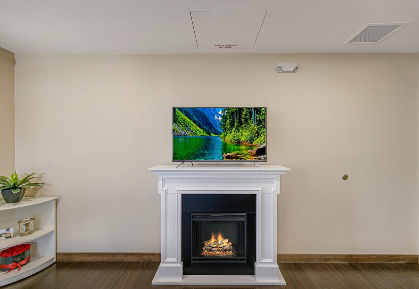 More Photos Of 389 Roberts Ct, Grand Junction Service For Sale