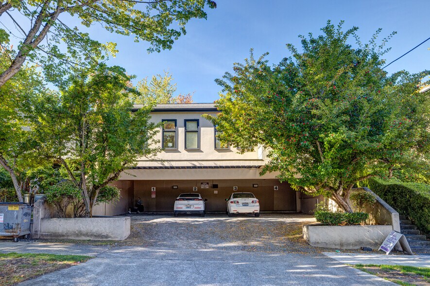 More Photos Of 2711 E Madison St, Seattle Storefront Retail Office For Sale