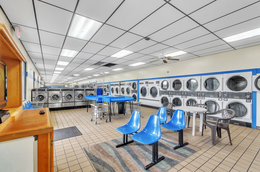 More Photos Of 3004 E North St, Greenville Freestanding For Sale