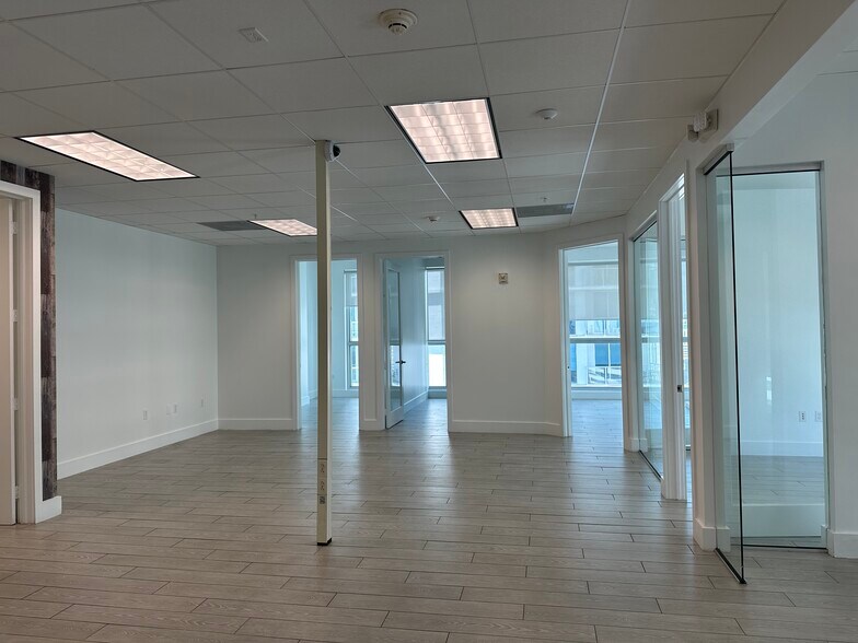 More Photos Of 175 SW 7th St, Miami Medical For Sale