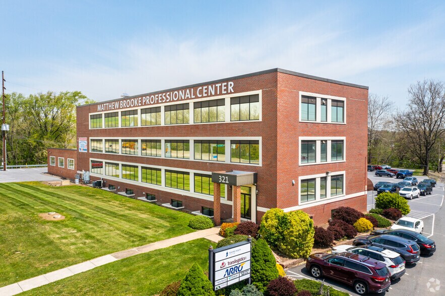 Primary Photo Of 321 N Furnace St, Birdsboro Medical For Lease