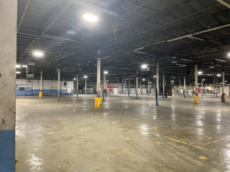 More Photos Of 3501 1st Ave N, Birmingham Warehouse For Sale