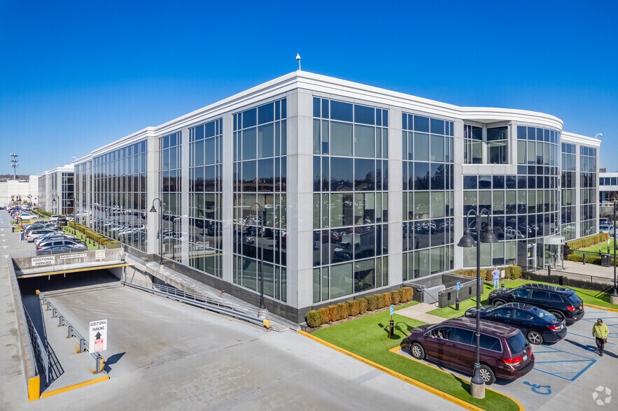 More Photos Of 1991 Marcus Ave, New Hyde Park Medical For Lease