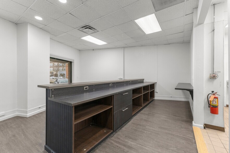 More Photos Of 2919 First St, Wyandotte General Retail For Lease