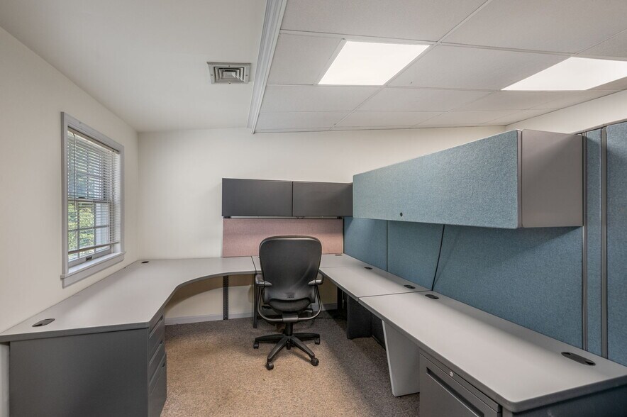 More Photos Of 3519 E Main St, Morgantown Office Residential For Lease