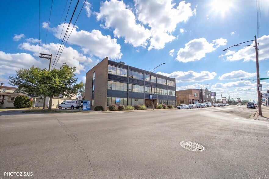Primary Photo Of 5097 N Elston Ave, Chicago Medical For Sale